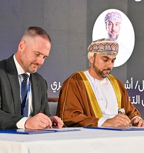 Anapada plyajda mayosiz qizlar Qiz bir vaqtning ozida ikkita sikni soradi (foto)